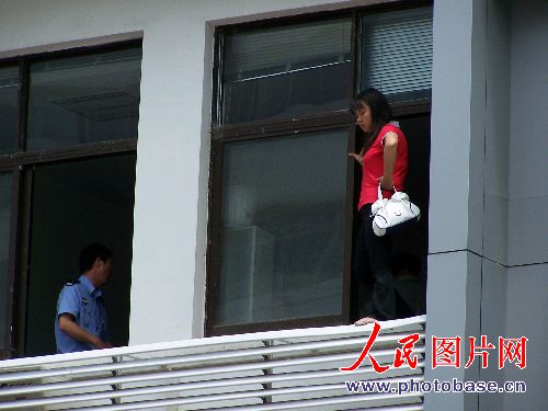 ��촦ŮĤ��������¥ ���ΰ�������������